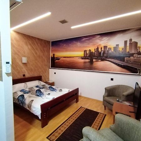 Fun Rooms Sobe Prenociste Borca エクステリア 写真