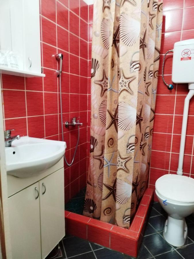 Fun Rooms Sobe Prenociste Borca エクステリア 写真