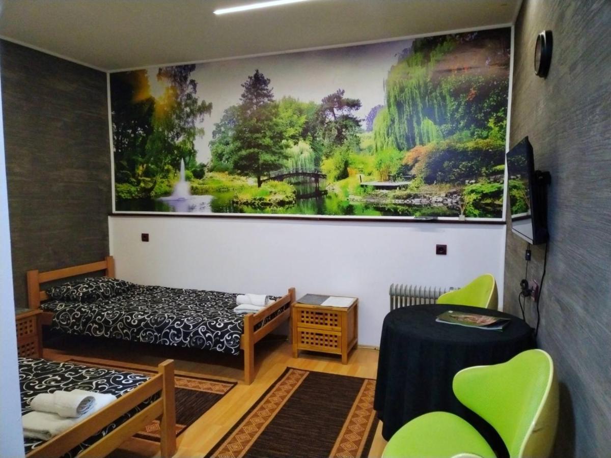 Fun Rooms Sobe Prenociste Borca エクステリア 写真