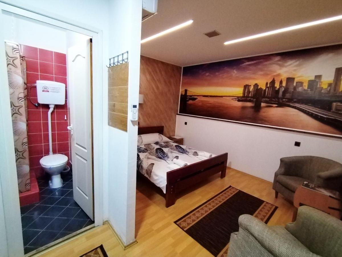 Fun Rooms Sobe Prenociste Borca エクステリア 写真