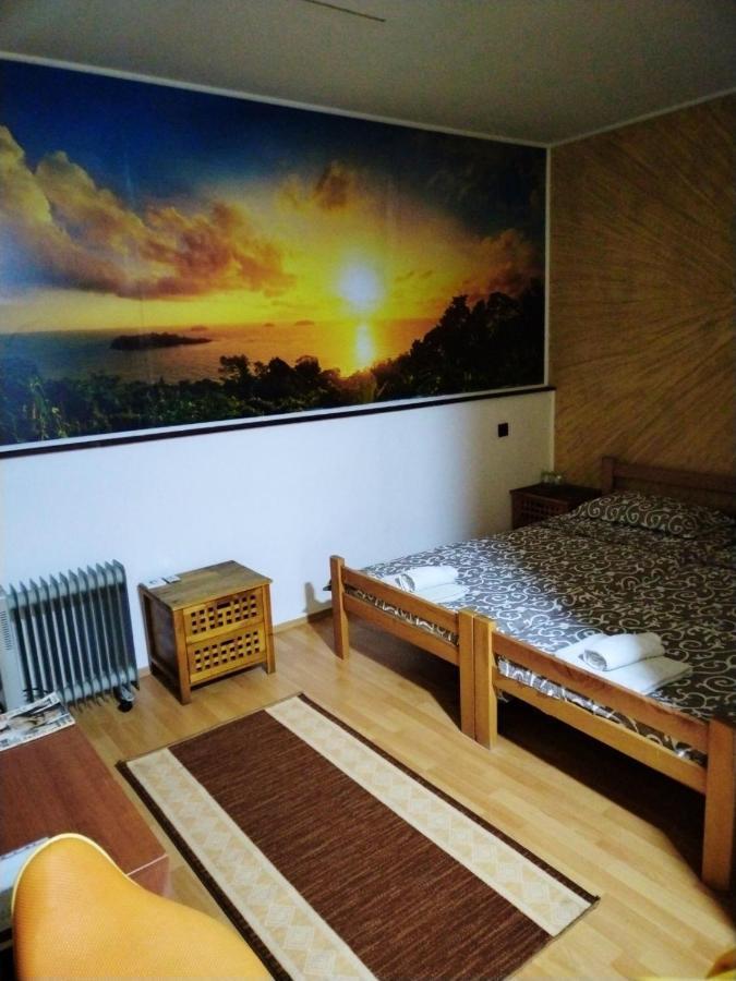 Fun Rooms Sobe Prenociste Borca エクステリア 写真