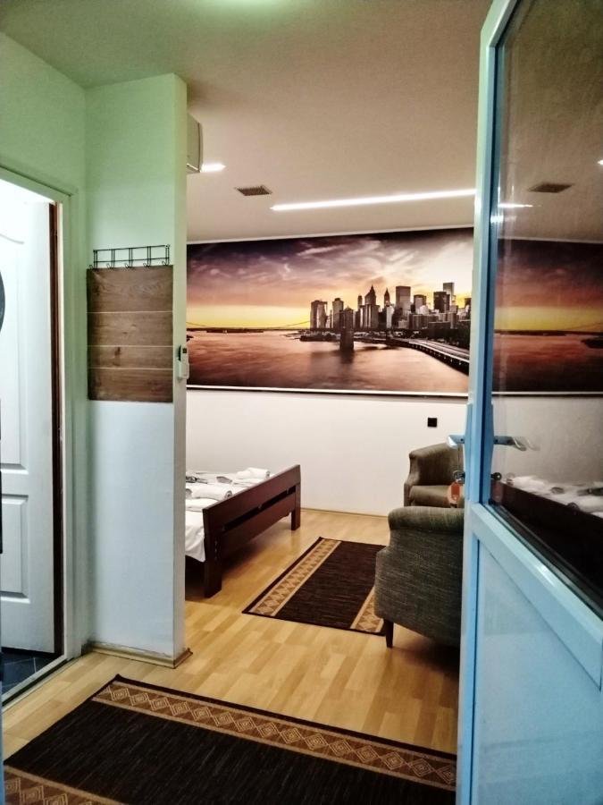 Fun Rooms Sobe Prenociste Borca エクステリア 写真
