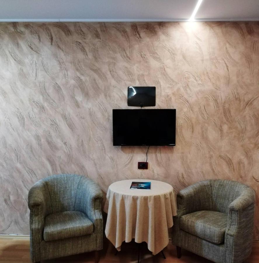 Fun Rooms Sobe Prenociste Borca エクステリア 写真