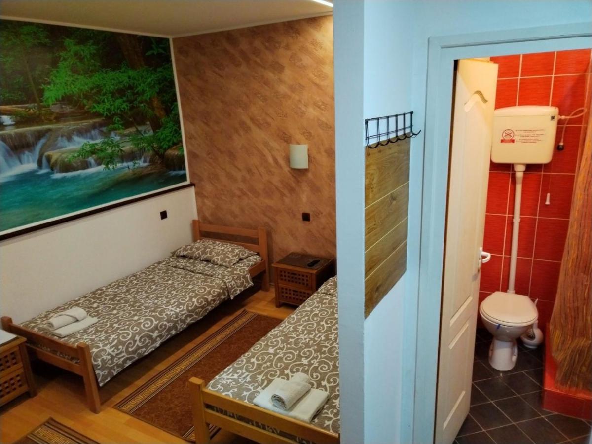 Fun Rooms Sobe Prenociste Borca エクステリア 写真