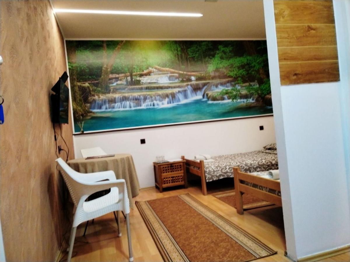 Fun Rooms Sobe Prenociste Borca エクステリア 写真